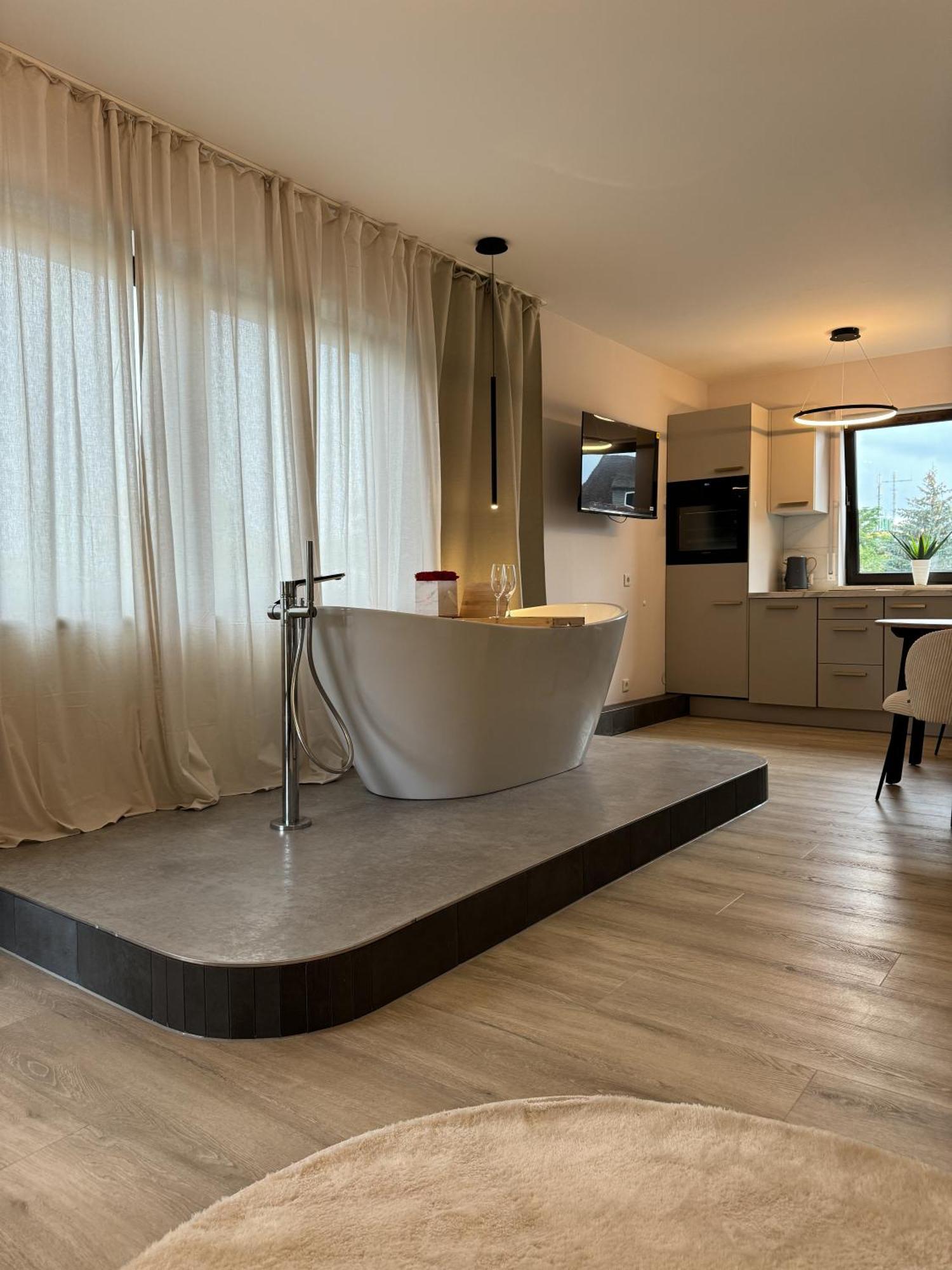 Leonardo Wuerzburg I Freistehende Badwanne Lägenhet Exteriör bild